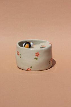 bee & marigolds travel cup