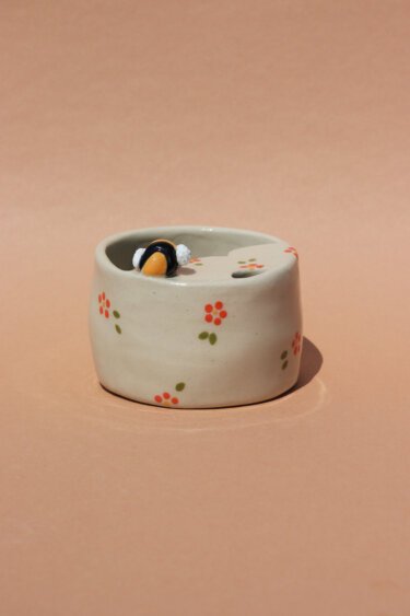 bee & marigolds travel cup