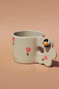 bee & tulips flower handle mug