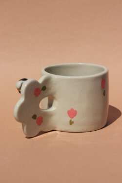 Alternative view of bee & tulips flower handle mug