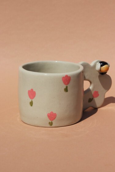 bee & tulips flower handle mug - Image 3