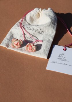 Alternative view of mini pink ranunculus