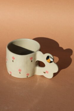 Alternative view of flower handle mug