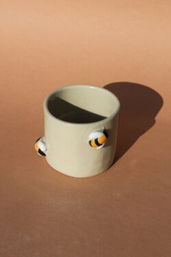 three bees cup II