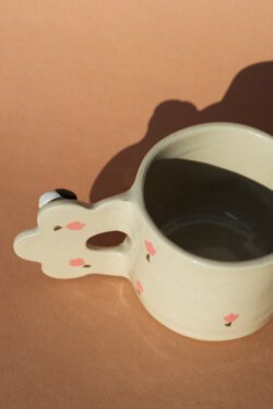 second - bee tulip mug II