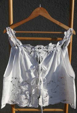 Alternative view of linen top I